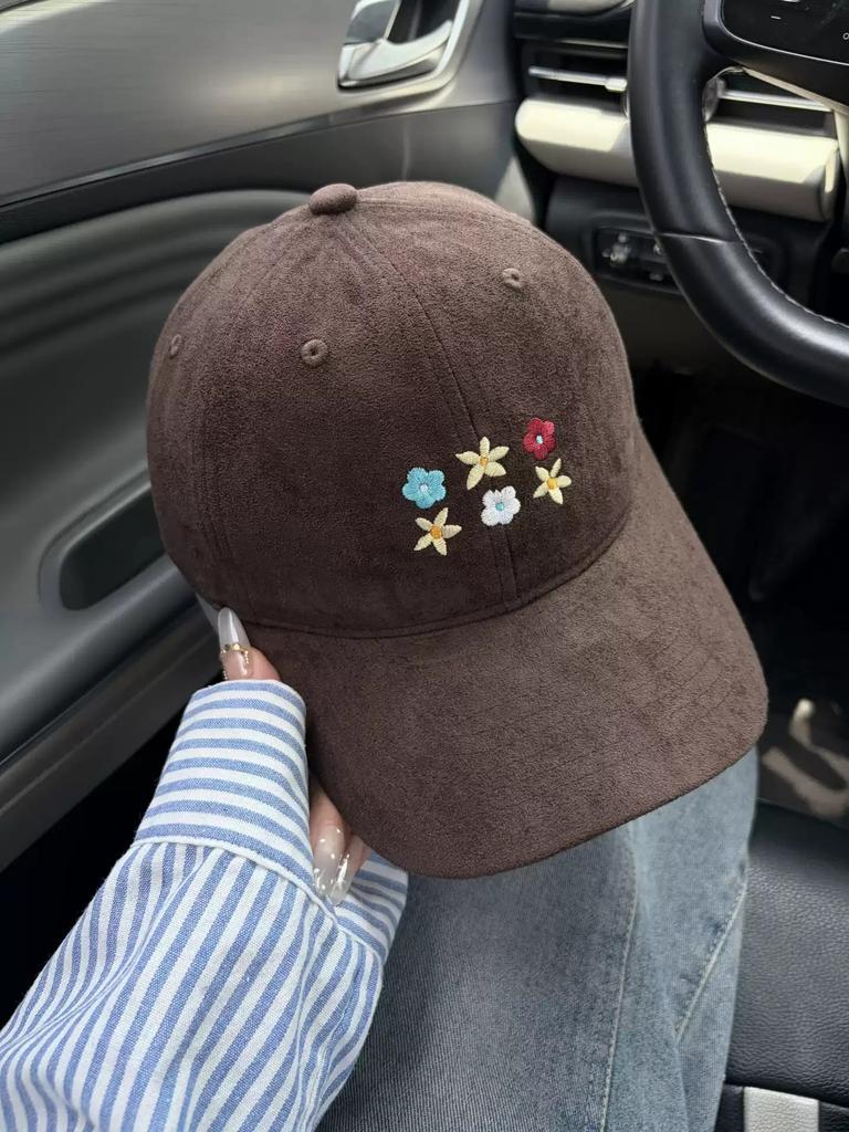 Suede small flower embroidery baseball cap for men and women couples big head circumference versatile fashion cap showing small face