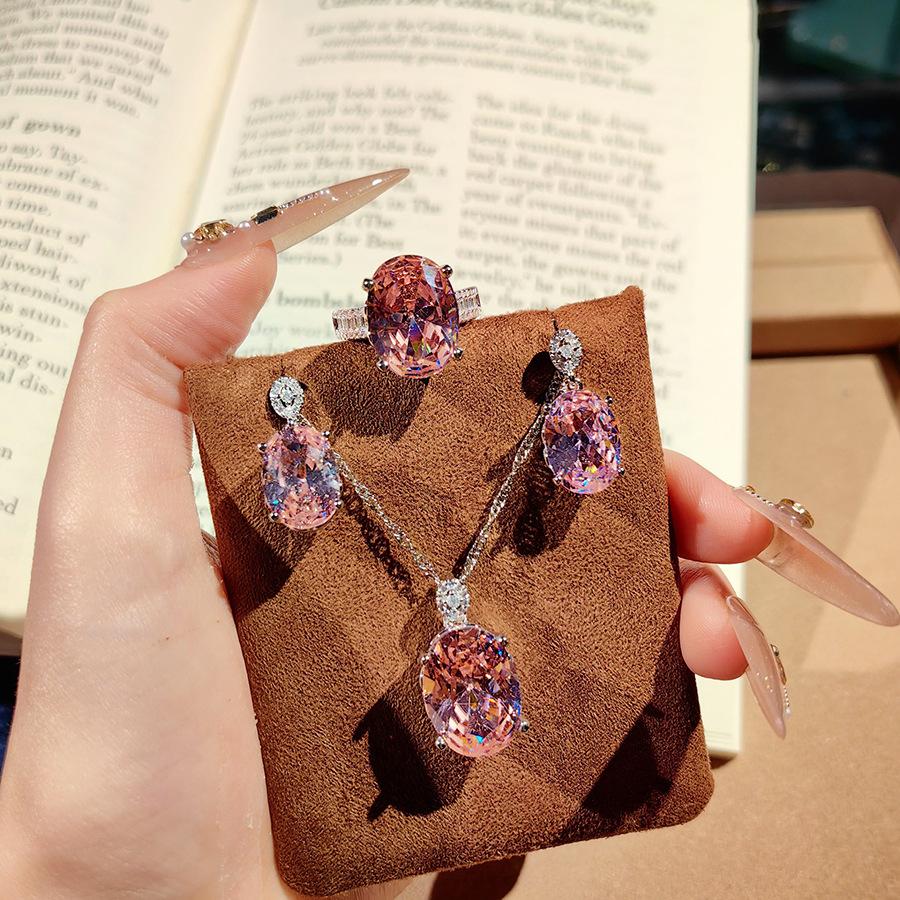 High-End Schwerindustrie Design Realistisches Königsblaues Set Luxus Voll Diamant Anhänger Offener Ring Farbige Schatz Rosa Diamant Ohrringe