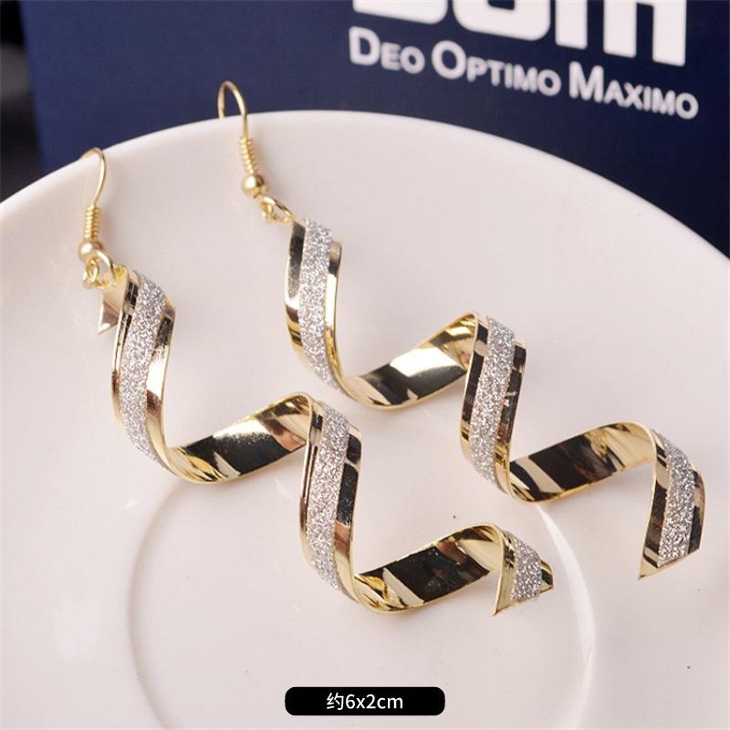 Fashion exaggerated niche temperament fringed earrings retro personality versatile sequined earrings women's long ear jewelry
