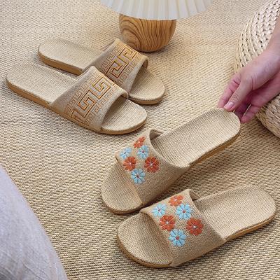 Pantofole da donna in lino ricamate in stile retrò