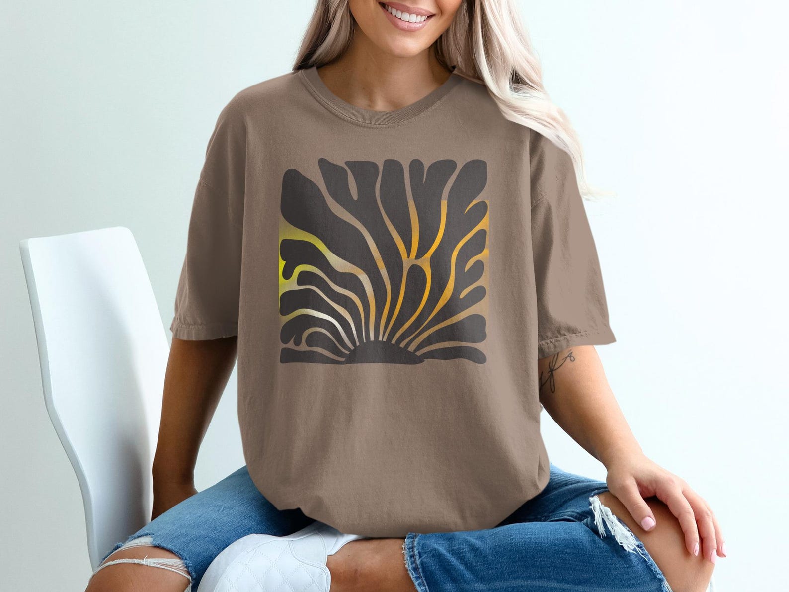 Retro Sunburst Graphic Tee, Groovy 70s Abstract Sunset Shirt, Boho Style Top 2XL