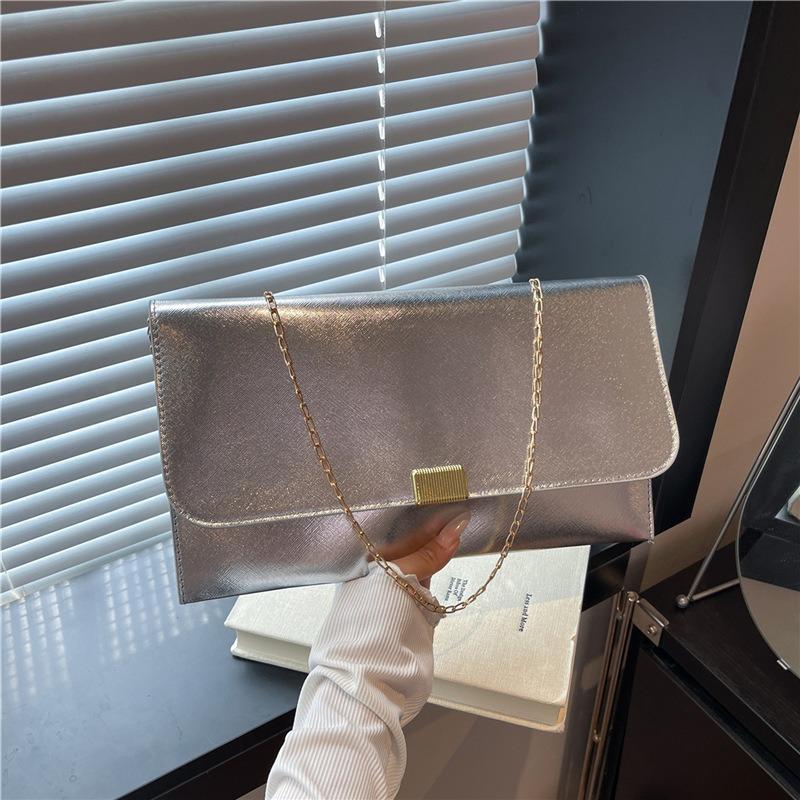 Today's popular niche light luxury baguette underarm bag women's new high-end autumn shoulder bag messenger bag
