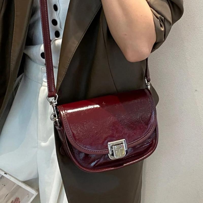 Top-layer Oil-Waxed Cowhide Leather Women's Messenger Bag, Fashiable and Elegant Clamshell Bag for Ladies Small Phe Purse