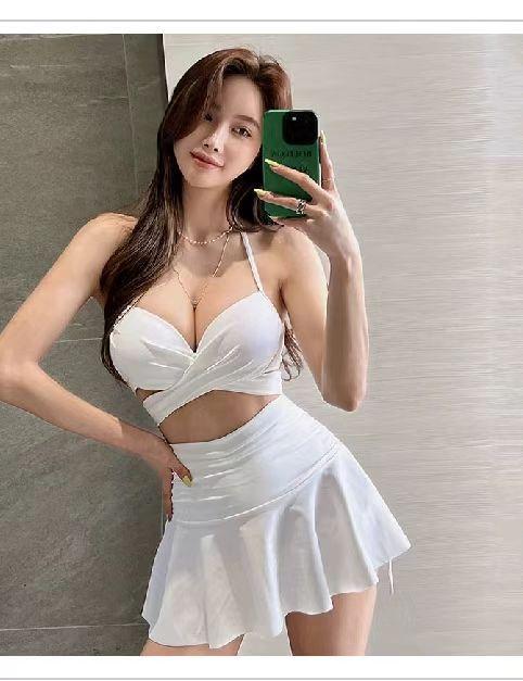 

Swimsuit women s summer new bikini three-piece set, small breasts gathered, sexy skirt style, belly covering and thin hot spring swimsuit XL білий