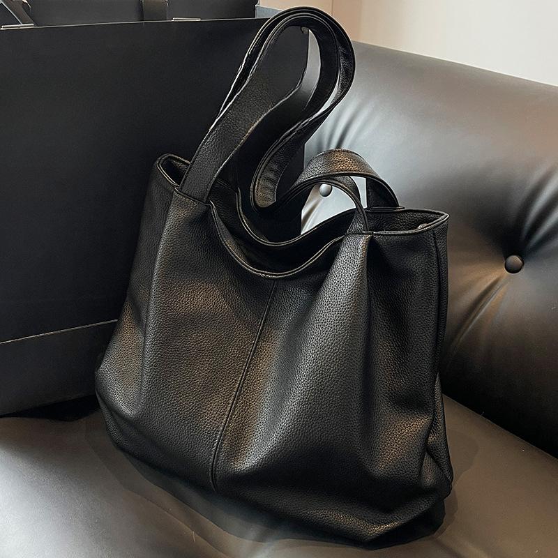 Retro Large Capacity Tote Bag for Women New Fashion Outing Hand In Commuting Bag for Students Class Shoulder Bag