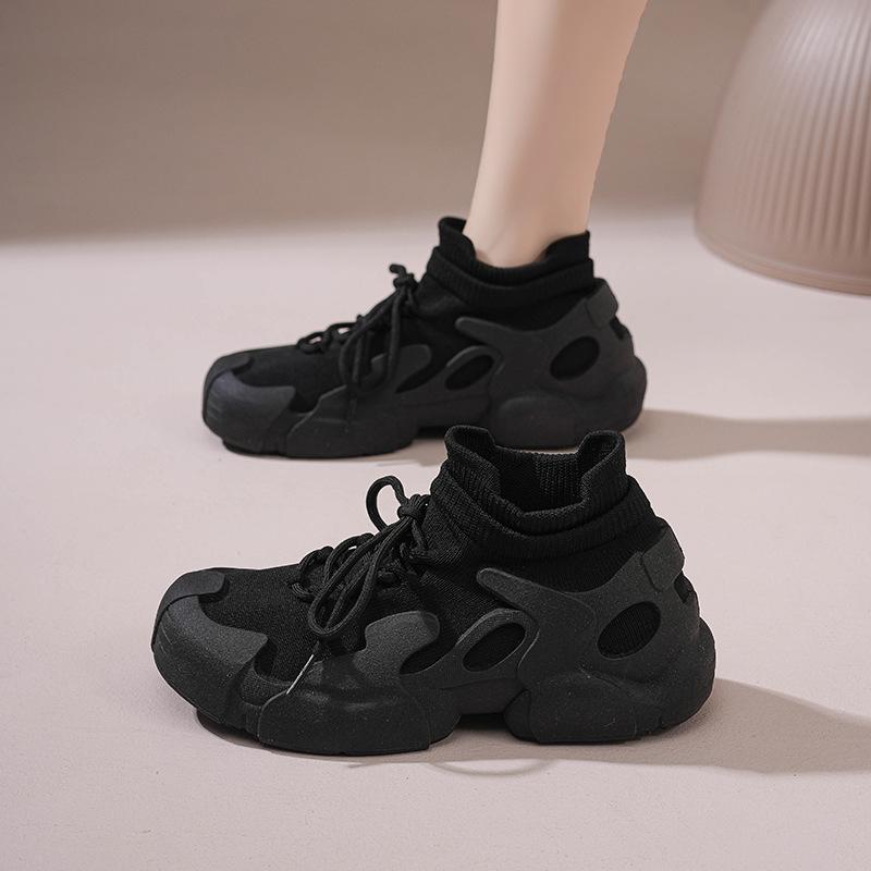 High-Style Couple Sneakers with Non-Slip Rubber Insole Breathable Woven Mesh PU Insole for Spring Season for Mountaineering