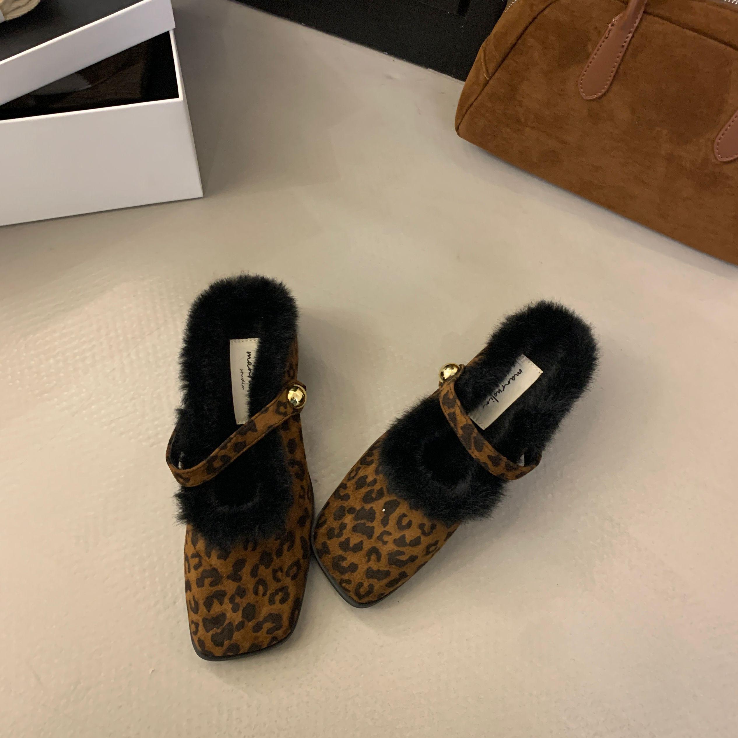 

Нові дизайнерські зимові туфлі на високих підборах 2024 року з овечої вовни Кучерява плюшева банкетка з однією педаллю та товстим низом для жінок 40 леопард друку кольору