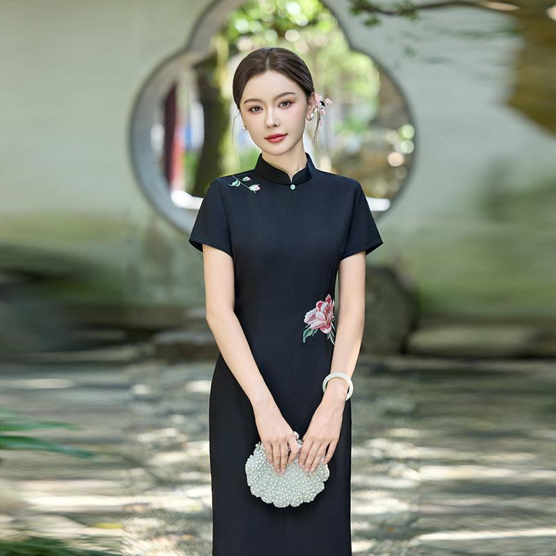 Embroidery mother black national style new Chinese style Suzhou long cheongsam improved young 1011 new female high sense