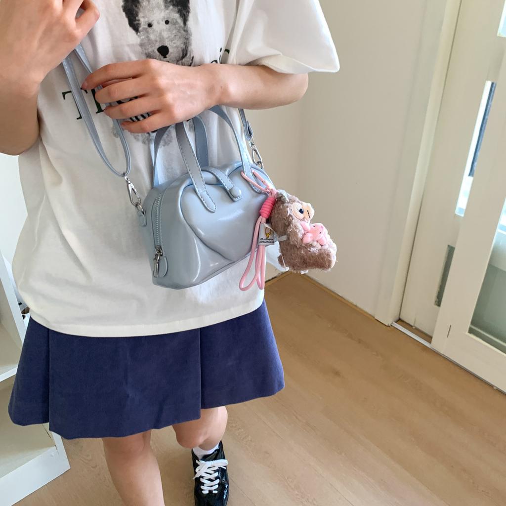 Simple and versatile handbag, high-end texture fashionable commuter bag, trendy girl summer new pillow bag