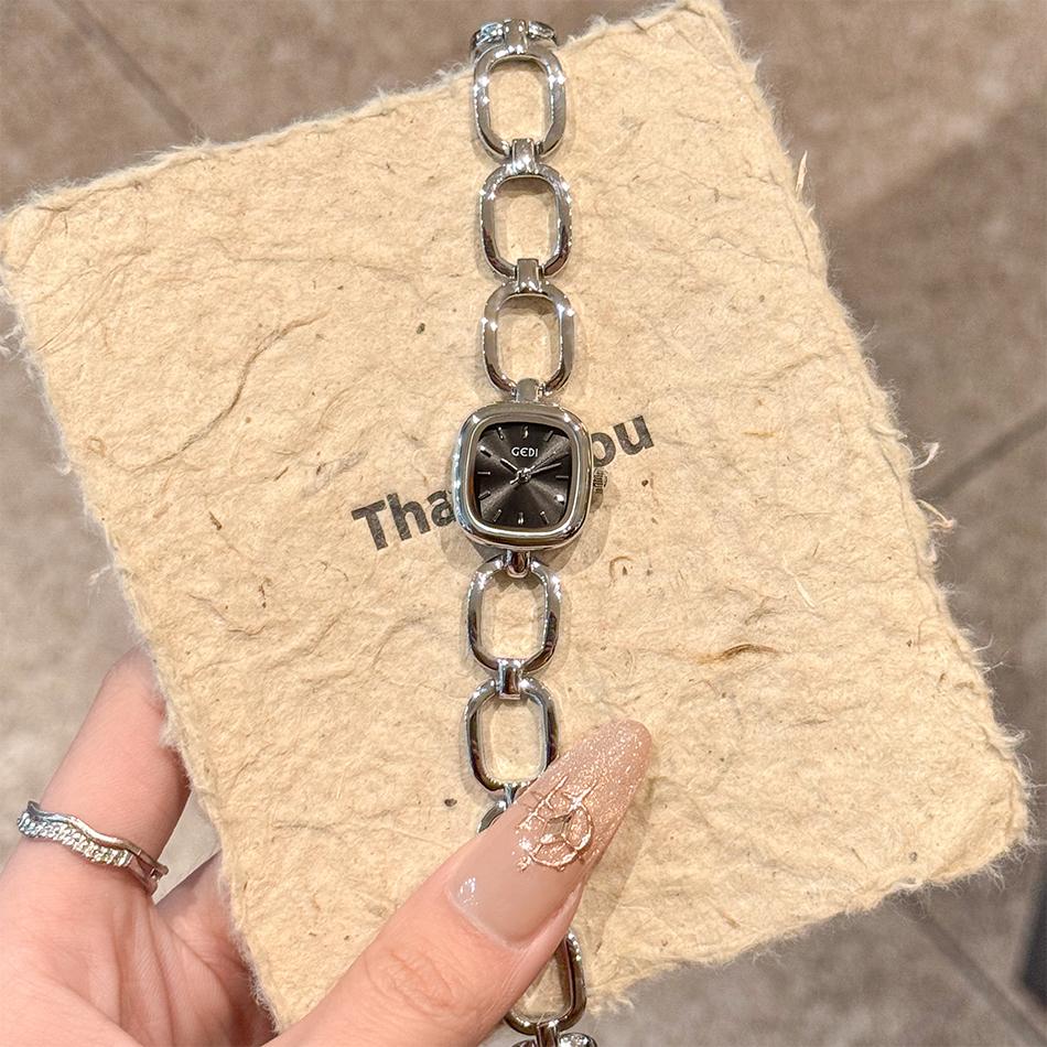 Light Luxury Woman Watches Minimalist Design Temperament Elegant Exquisite Square Hollow Bracelet Quartz Ladies Watch Gift