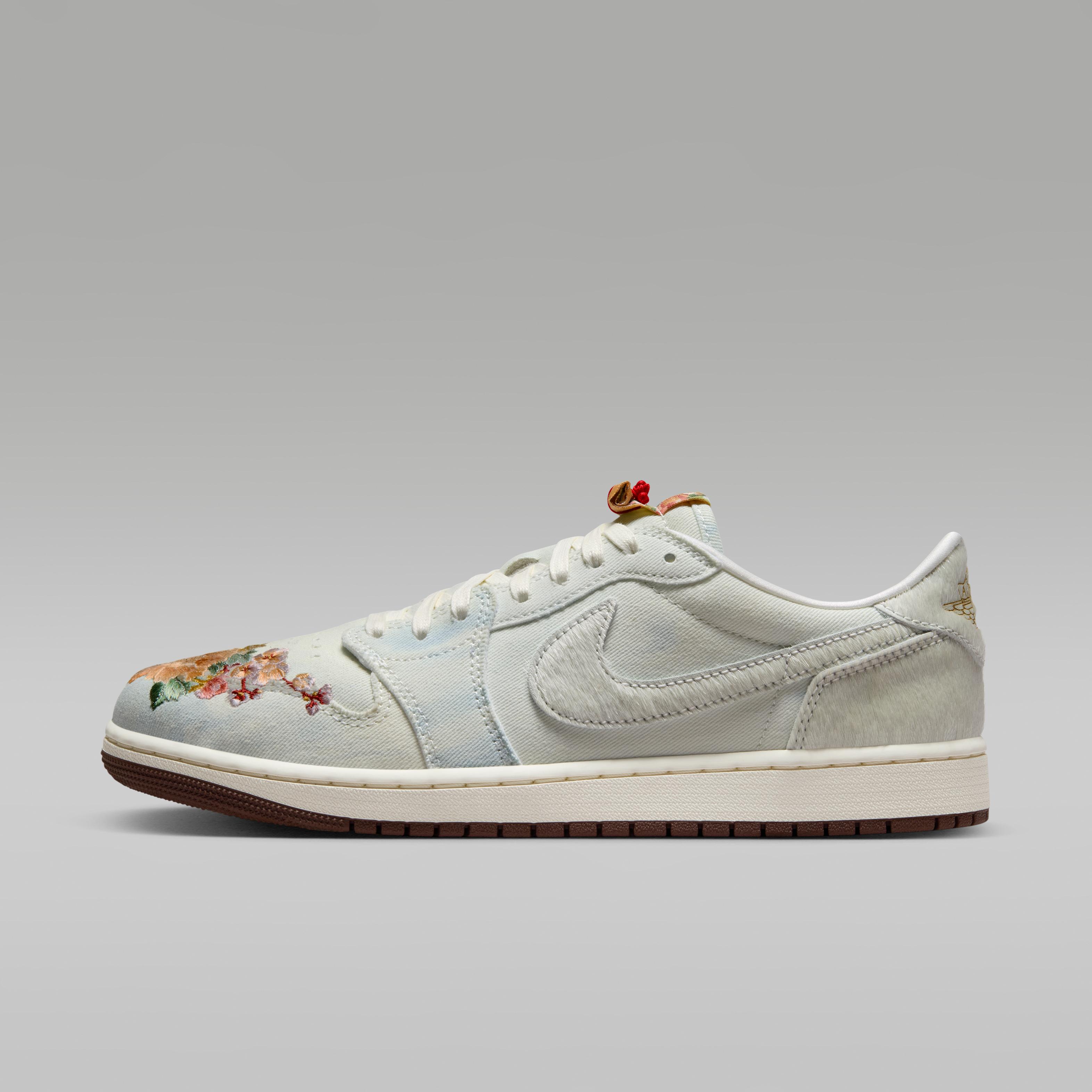 

Jordan 1 Retro Low OG Chinese New Year (2026) 44