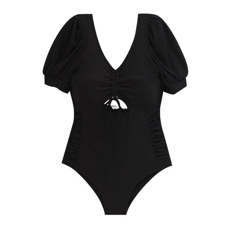 Costume da bagno intero nero alla moda 2023 con design sexy a spalline sottili