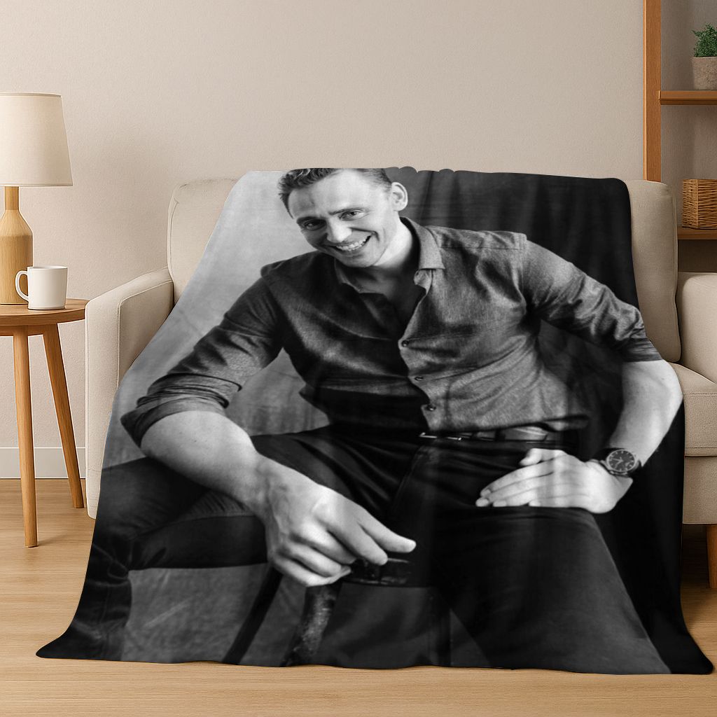 3D Tom Hiddleston Art Actor Star Flannel Blanket,Cozy Soft Throw Blanket for Home Bedroom Bed Sofa Picnic Office Cover Kids Gift