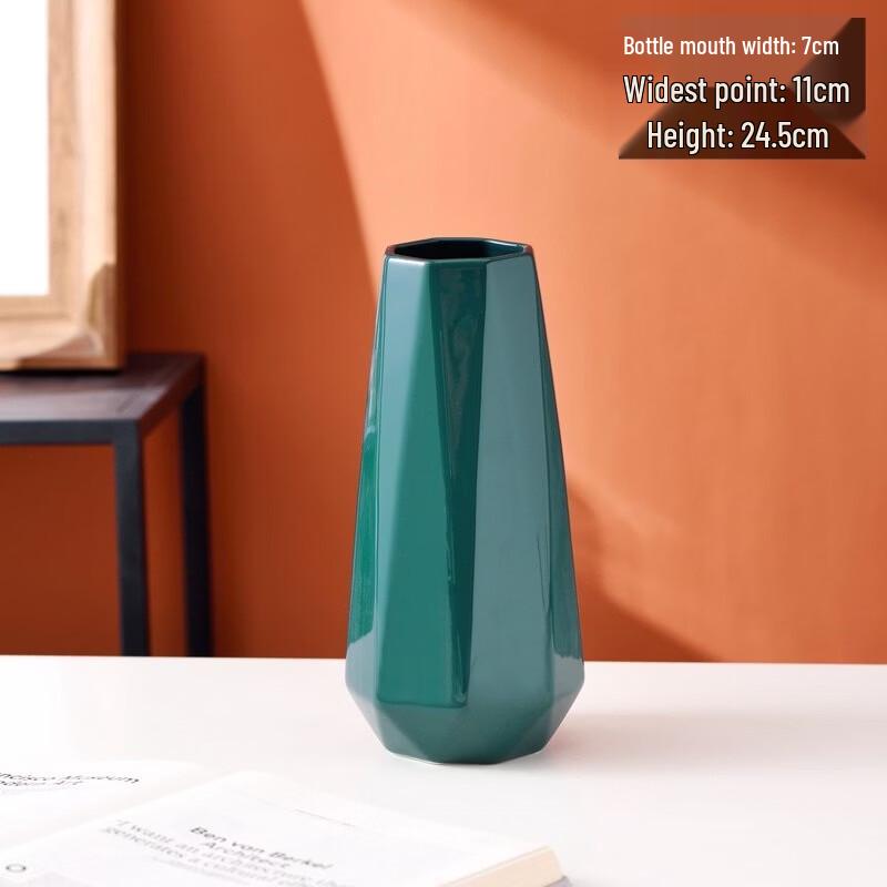 Набор керамических ваз изумрудно-зеленого цвета с геометрическим узором