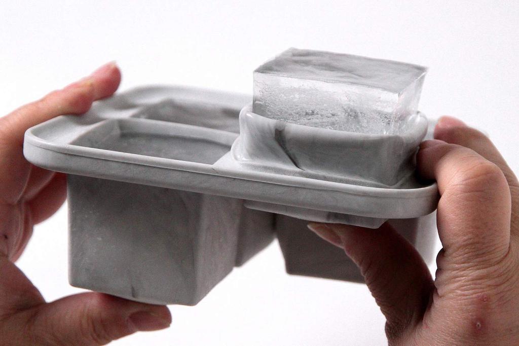Maitre Francais IT-SL4 GM Silicone Ice Tray, 4-Cavity, Gray Marble, Square, Large Cube