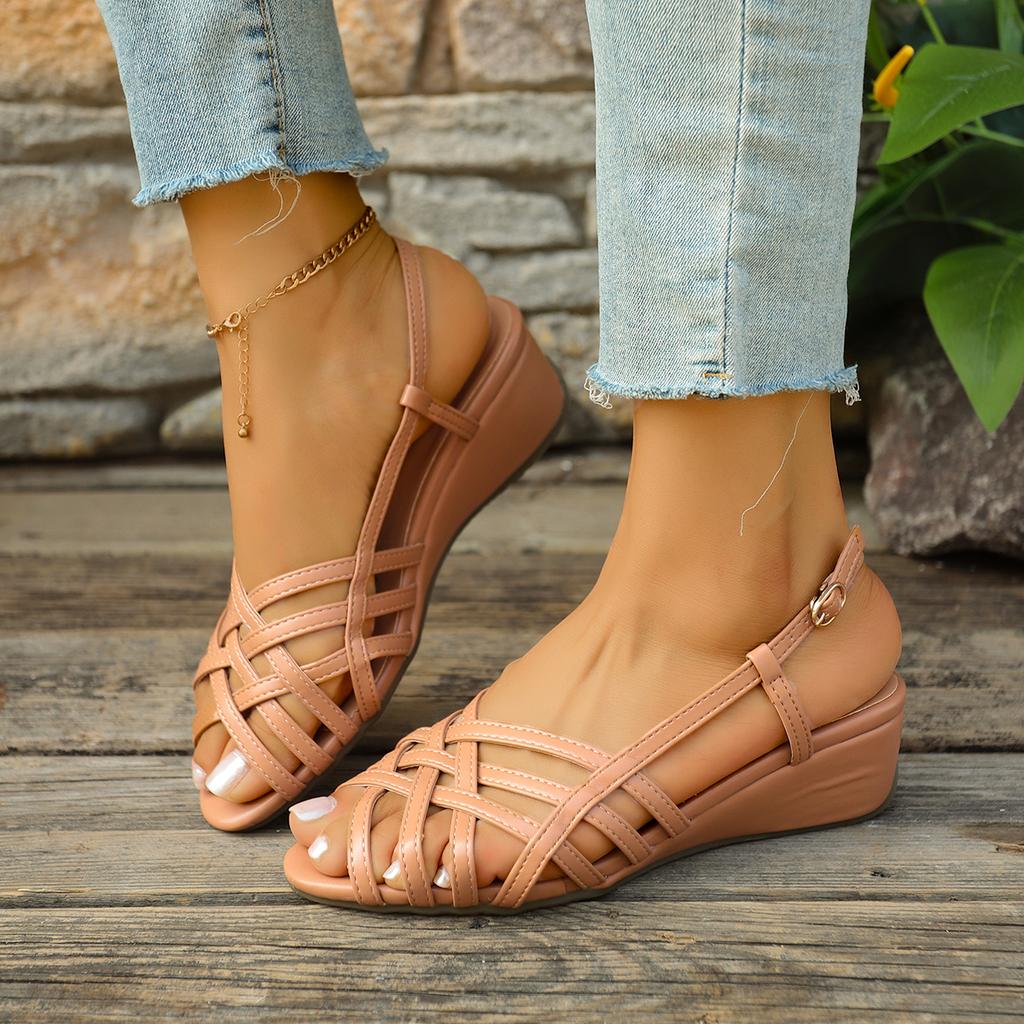 Fashion Weave Hollow Out Flat Sandals Women 2025 New Casual Streetwear T-strap Rome Sandals Ladies Leather Soft Comfortable Shoes Women