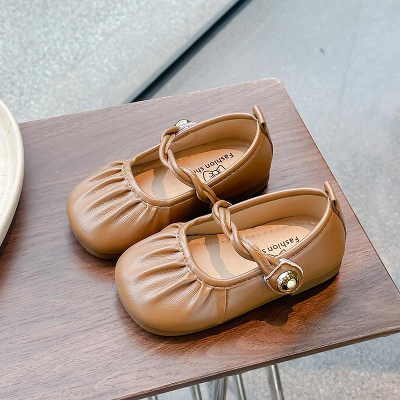 

Girls small leather shoes2026New Spring and Autumn Soft Leather Shoes for Little Girls, Princess Shoes with Soft Soles for Older Children 23-25Code one hand3Double коричневый