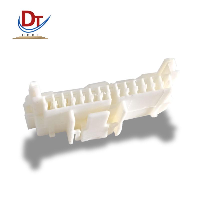 DJY7132-1 Automotive Wiring Harness Assembly: White Plastic Connector with Protective Sleeve