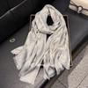 Moda Primavera ed Estate Sciarpa di Seta di Alta Gamma Stampa Sciarpa Antipolvere Sciarpa da Donna Sciarpa in Filato di Seta Dorata Cotone Tencel Sciarpa