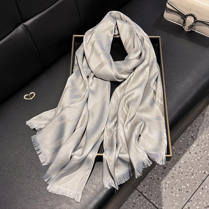 Moda Primavera ed Estate Sciarpa di Seta di Alta Gamma Stampa Sciarpa Antipolvere Sciarpa da Donna Sciarpa in Filato di Seta Dorata Cotone Tencel Sciarpa
