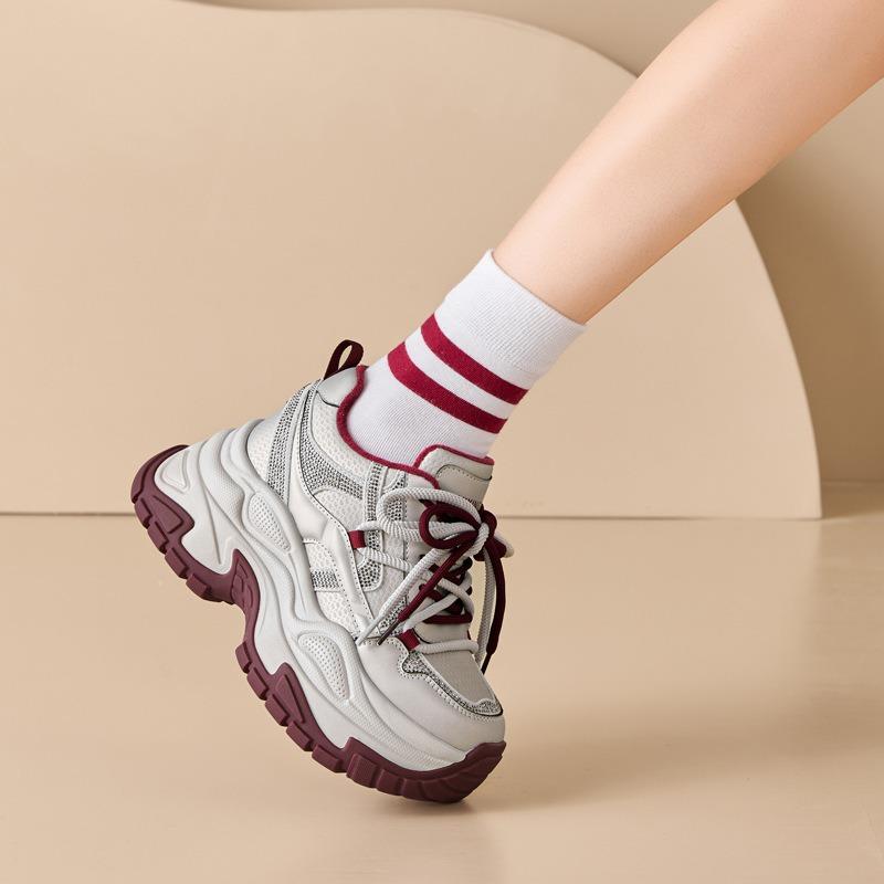 Suction Film Dad Shoes Women 2 Spring and Autumn Red Platform Shoes Versatile, Light and Not Tired Feet Sports and Leisure