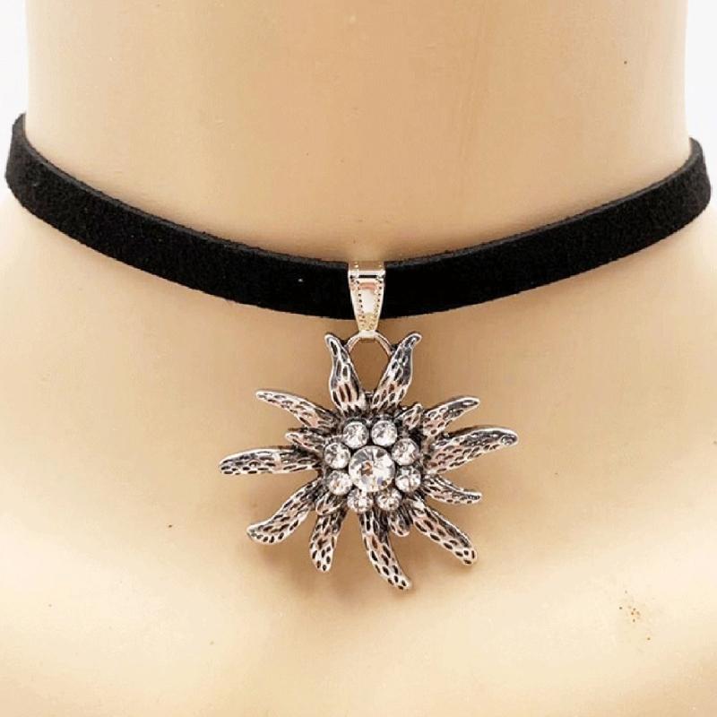 Traditional Vintage Edelweiss Necklace Fashion Flower Charm Pendant Necklaces Women Choker Clavicle Chain Jewelry Gift