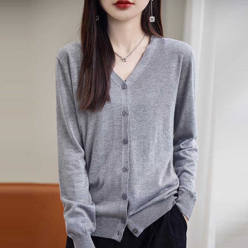 Women's 2025 V-Neck Knitted Cardigan & Sweater Set, Spring/Autumn Style, Short and Lightweight.