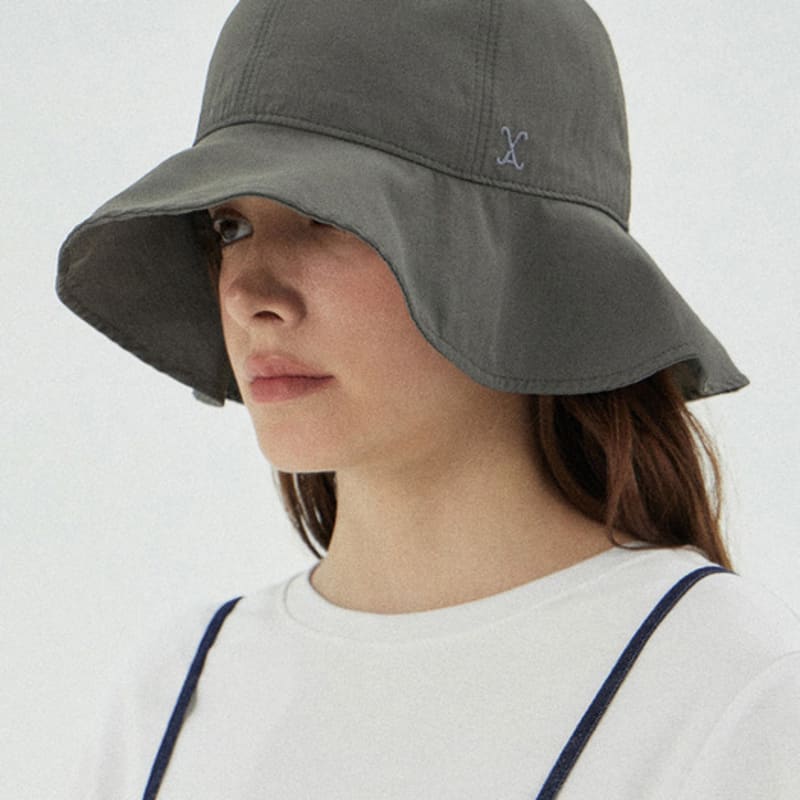 

VARZAR VA Изогнутый Логотип Круглая Панама с Рюшами Угольный FREE