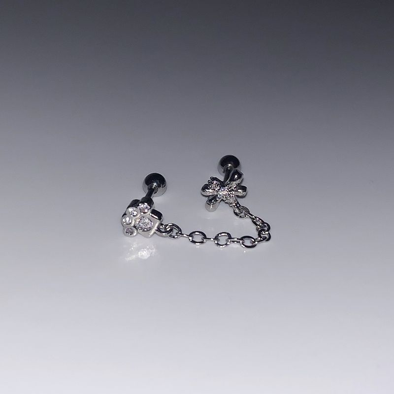 

Perfect Titanium Steel Flats Spider Skull Chain Double Ear Piercings Kitten claw double ear bone nail single