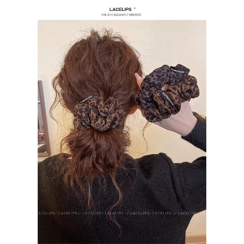 Trendy Leopard Print Scrunchies Aesthetic Hair Accessory for Women Fashion Ponytail Holder
