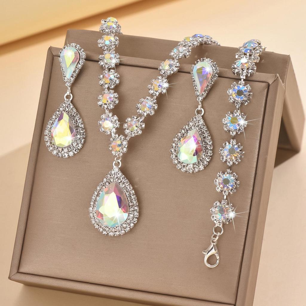 Ensemble de bijoux de mariée: Collier, Boucles d'oreilles à clous, Bracelet - Design floral multicolore avec accents de diamants complets