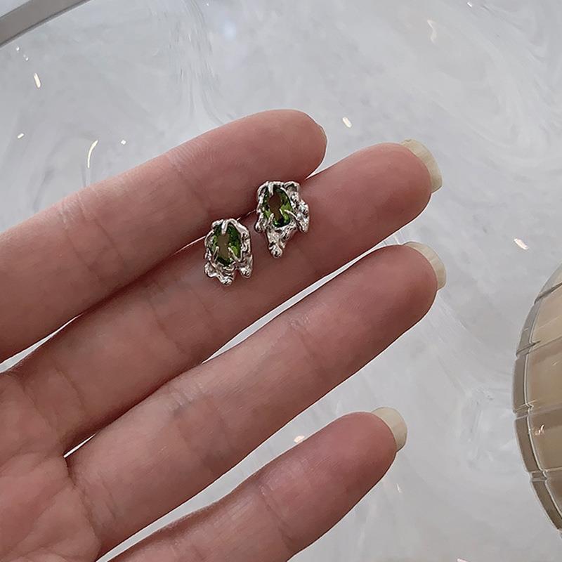 Sweet cool geometric irregular lava stud earrings women's European and American fashion olive green zircon earrings ins style hip hop earrings