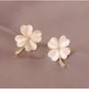 High-End Four-Leaf Clover Cat's Eye Stud Earrings for Women: Elegant and Versatile Fashion Jewelry.