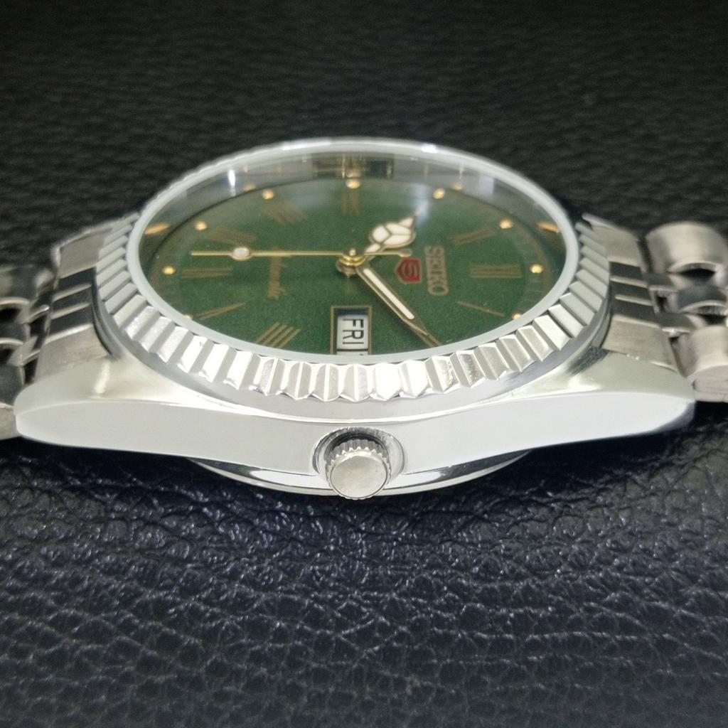 AUTOMATIC VINTAGE REFURBISHED SEIKO 5 JAPAN ROMAN FIGURE MENS WATCH a442098-4