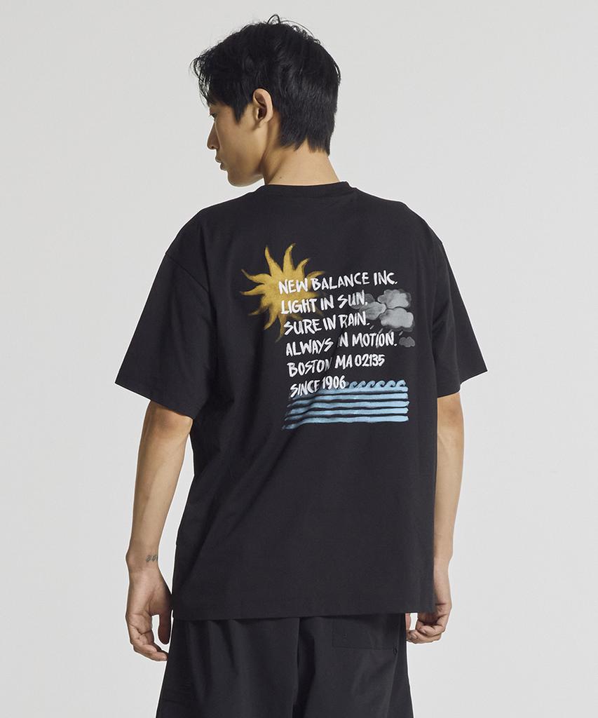 Nyuballanseu Nbneg31653 / Uni Sunny Rainy Water Lettering Short Sleeve T-Shirt (Black)