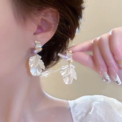 New Korean White Shell Flower Petal Drop Earrings for Women Statement Pendientes Trendy Zircon Crystal Earring Jewelry Gift