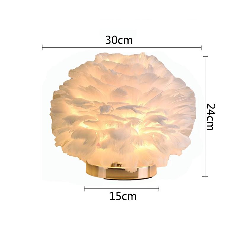 

Feather Table Lamp Bedside Lamp E27 Creative Feather Lampshade Home Living Room Bedroom Party Wedding Romantic Decoration Cold white&UK Plug білий