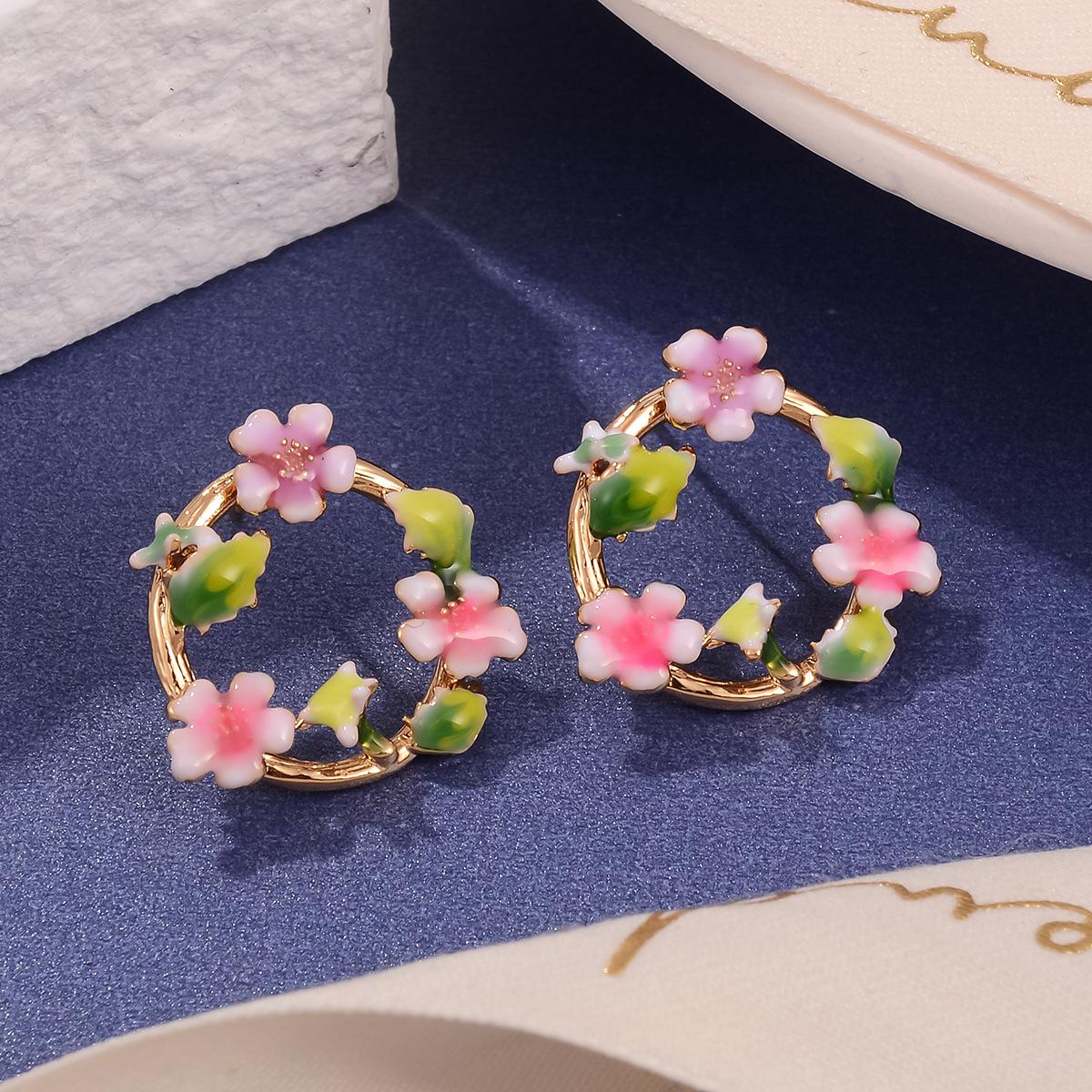 Color oil painting stud earrings female natural pearl French floral niche exquisite high-end fashion color earrings