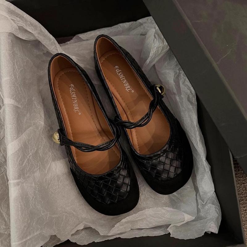 Retro splicing round head Mary Jane shoes women's shoes red wedding shoes woven word belt casual flat evening single shoes
