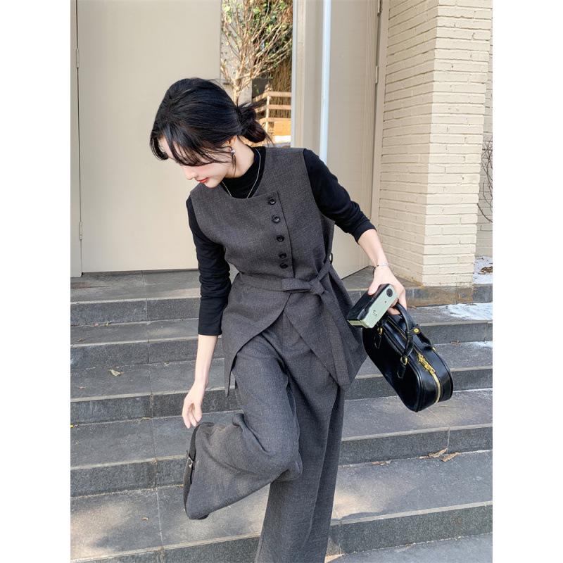 

Plus Size Women s Mid-Length Vest & Wide-Leg Pants Set - Two-Piece Sleeveless Jacket for Curvy Women 2XL