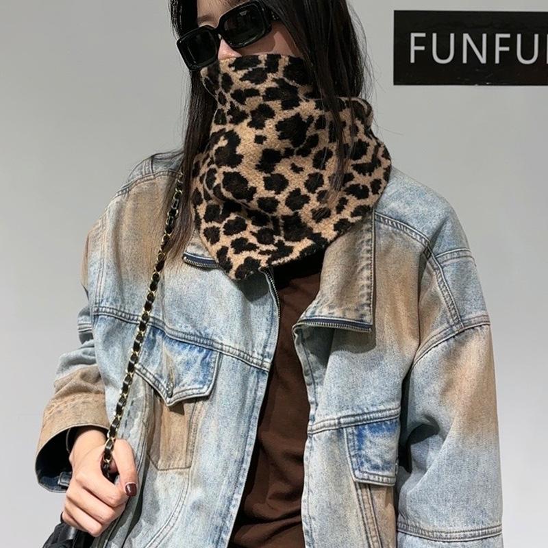 Scarf New retro wool triangle scarf scarf autumn and winter warm scarf leopard print jacquard scarf scarf shawl