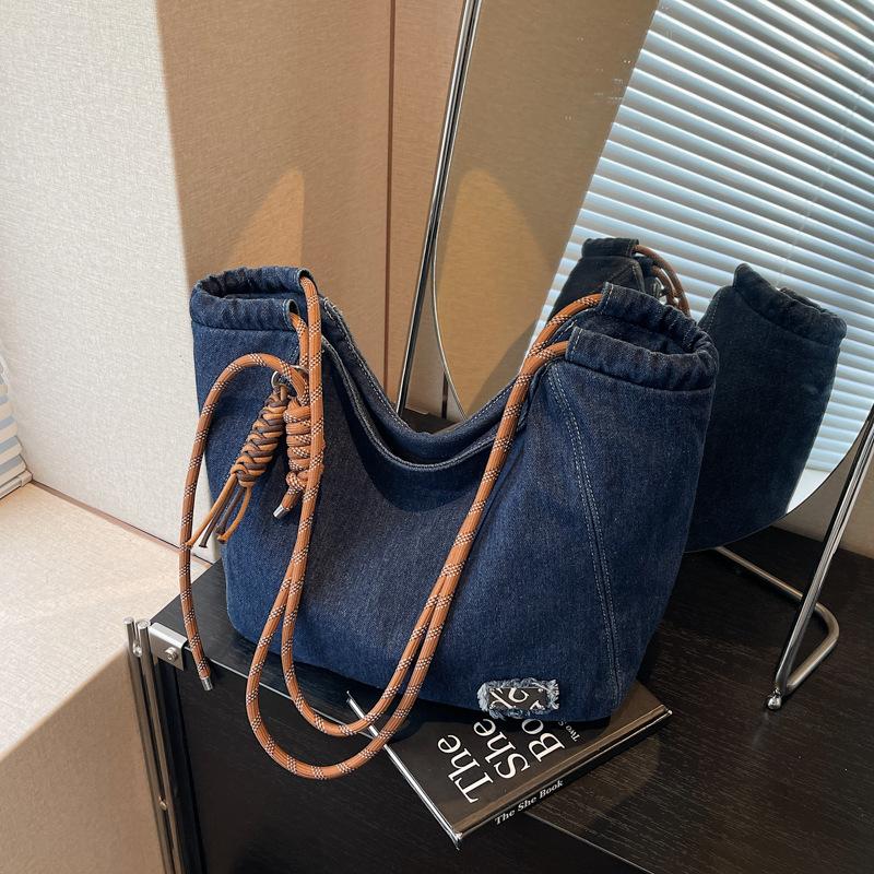 Large capacity denim tote bag women's new casual commuting shoulder bag college student class bag