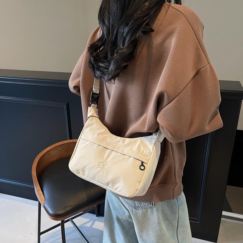 Spring new trendy niche design casual 2025 portable fashion shoulder crossbody pillow bag commuter women's bag