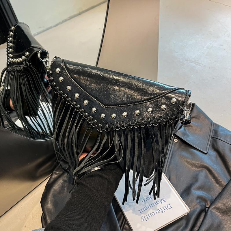 Cool Spice Girl Rivet Bag Women's New Fashion Tassel Shoulder Bag Summer Versatile Messenger Bag
