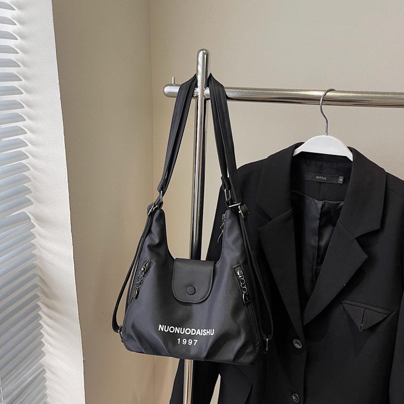 Autumn new shoulder tote bag women s large-capacity commuter backpack niche light travel tote bag