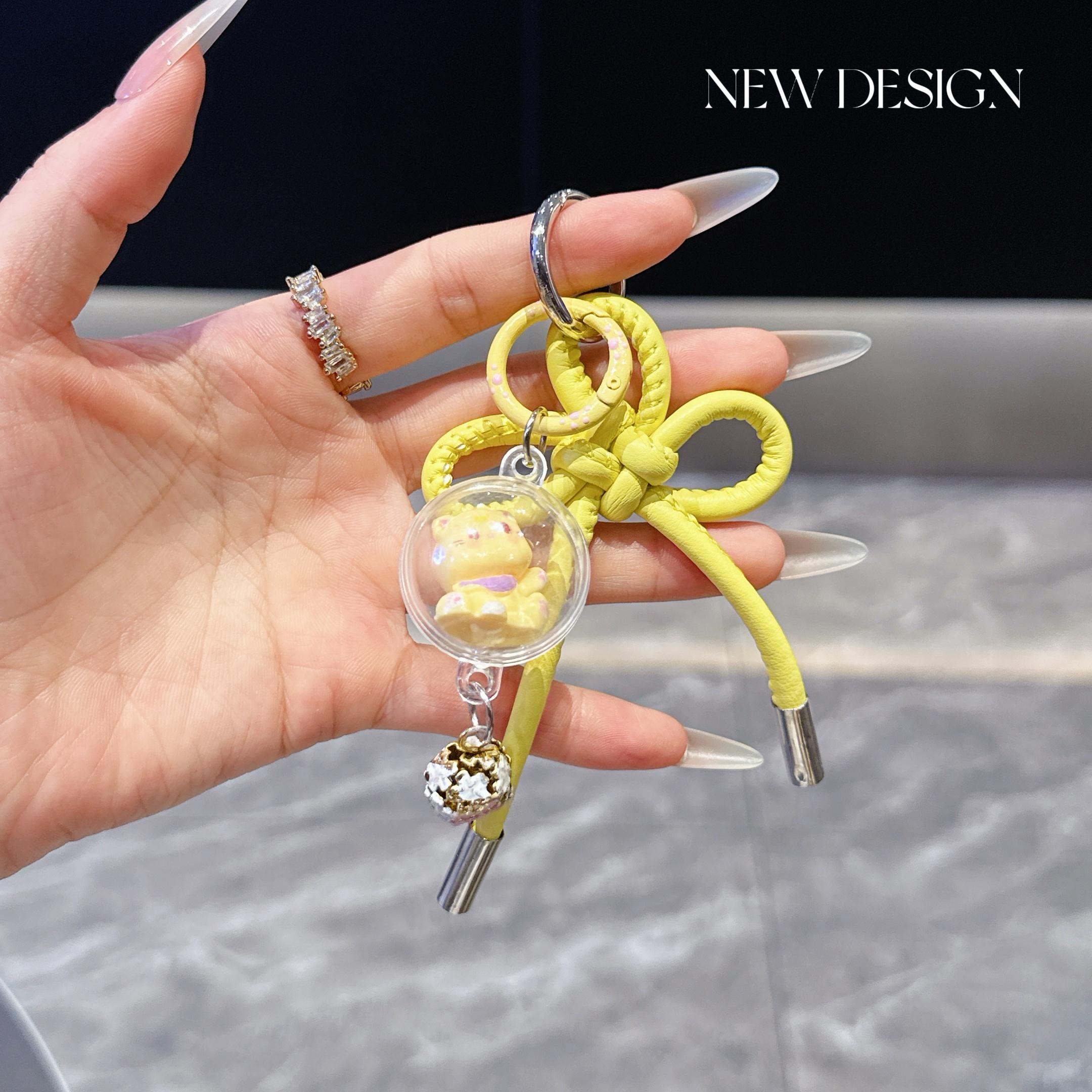 

Handwoven Chinese Lucky Knot Keychain Car Bag Hanging Chain Accessory Jewelry Charm for Automobile And Handbag Decoration Polyester / Nylon