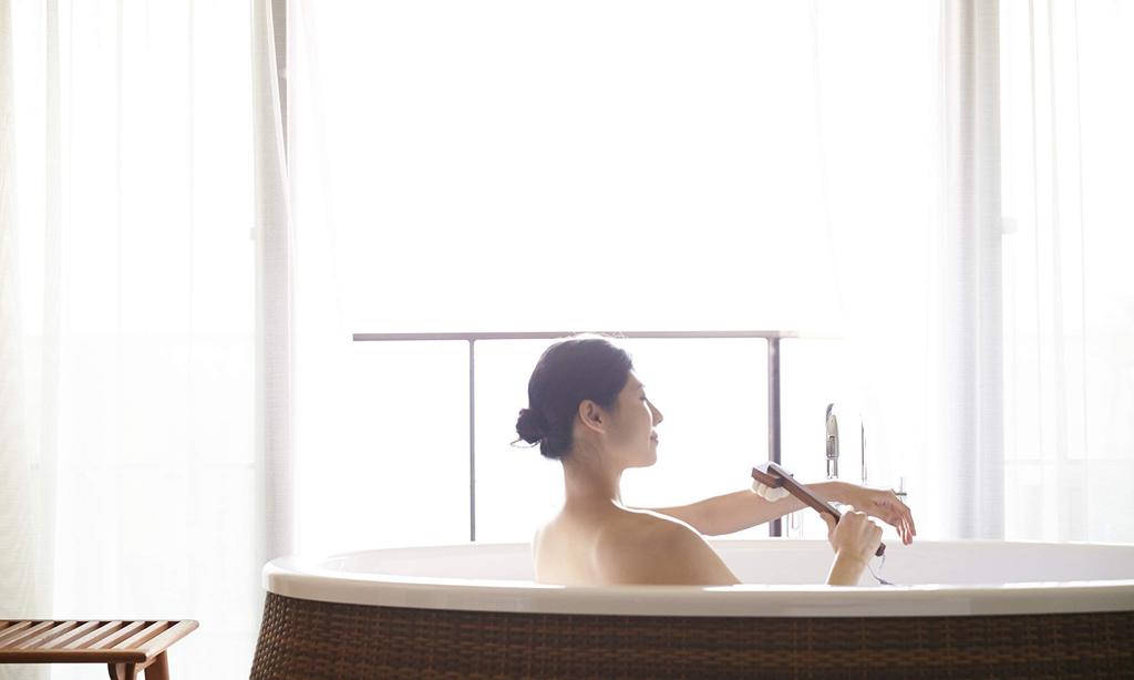 SHAQUDA Body Brush Long SUVÉ Semi-Hard [BBL2]