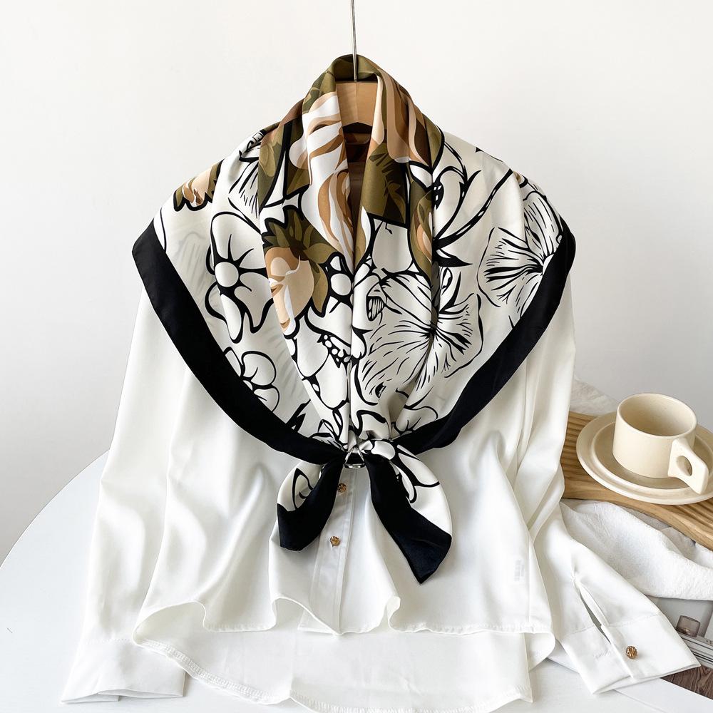 

New Scarf Rose Design Noble and Elegant Mother-in-law Gift Soft Square Scarf Shawl