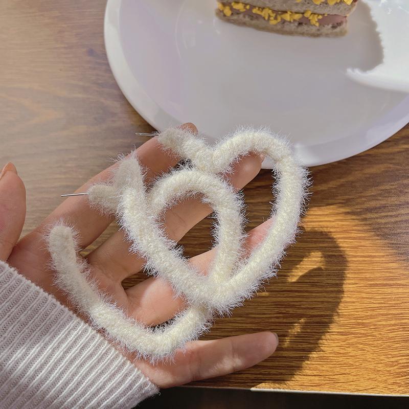New Arrival Sweet Heart Earrings for Women Exaggerate Flocking Hoop Earring Lady Wedding Party Jewelry Gift