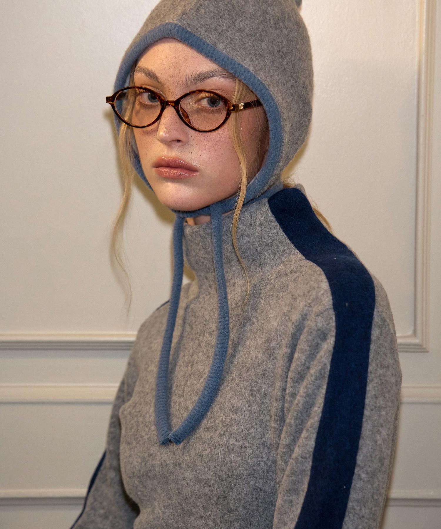 Salon De Yon Line Point High Neck T_ Gray